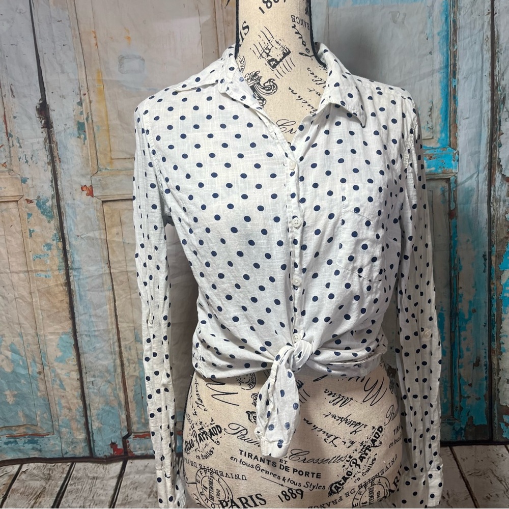 ⭐️3 for $11⭐️ 5 for $15 ⭐️ women's button up top from SO